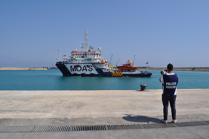 Sbarco a Pozzallo: arrestati scafisti. Sui loro gommoni 210 migranti