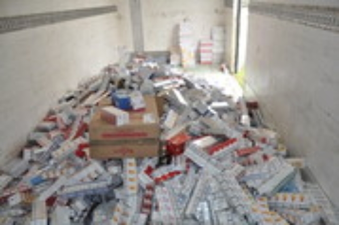 Adrano, rapinano furgone carico di tabacchi: 5 arresti