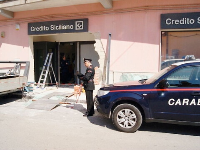 Belvedere, colpo da 59mila euro al Credito Siciliano di via dei Vespri