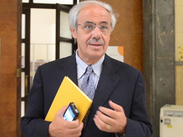 Lombardo: &laquo;Politica? Mai pi&ugrave;&raquo;. Ma i suoi sognano il ritorno da &ldquo;regista&rdquo;