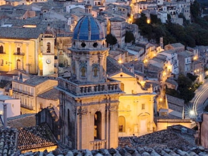 Barocco Modica, il piacere del cioccolato pi&ugrave; forte del fascino del rosone fondente