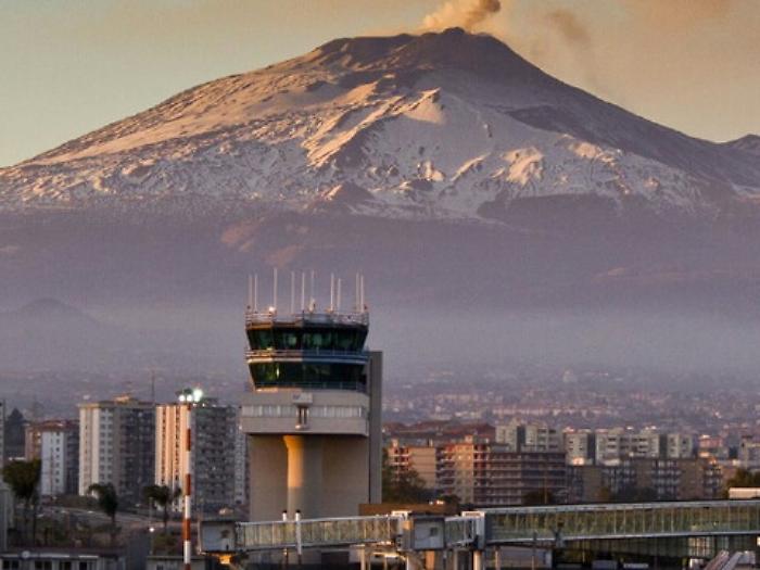 Fontanarossa, ali tarpate dal limite di voli