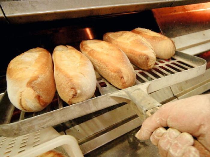 Addio al pane caldo della domenica Ma molti panificatori non ci stanno