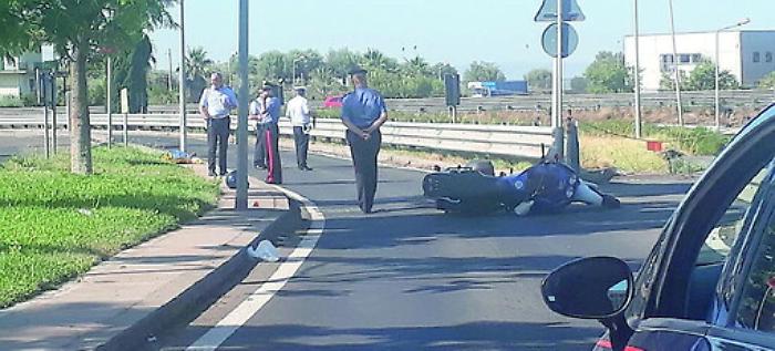 Belpasso: motociclista perde il controllo del mezzo, cade e muore