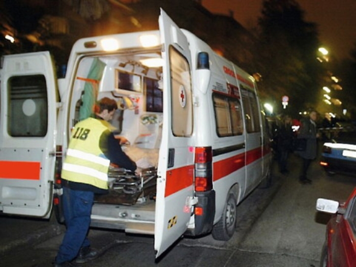 Porto Empedocle, calci e pugni su 2 operatori del 118