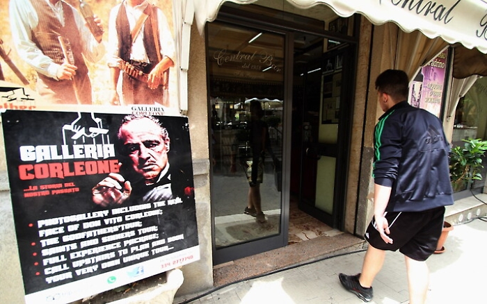 Corleone, nel paese di padrini e mafia per turisti. L'ombra dei boss. La sindaca discussa