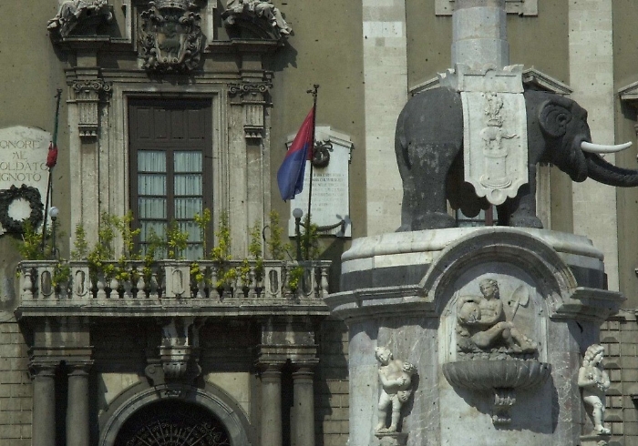 Inchiesta su Appalti rifiuti a Catania, "Bianco faccia un passo indietro"