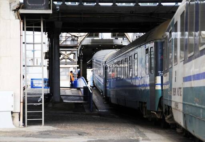 Messina, nello zainetto aveva 3 chioli di hashish, arrestato nigeriano diretto a Catania