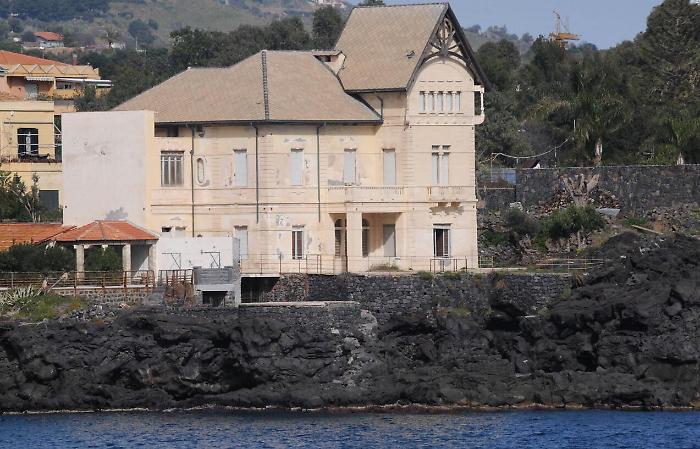 Catania, sigilli a Villa Pancari per presunti abusi edilizi