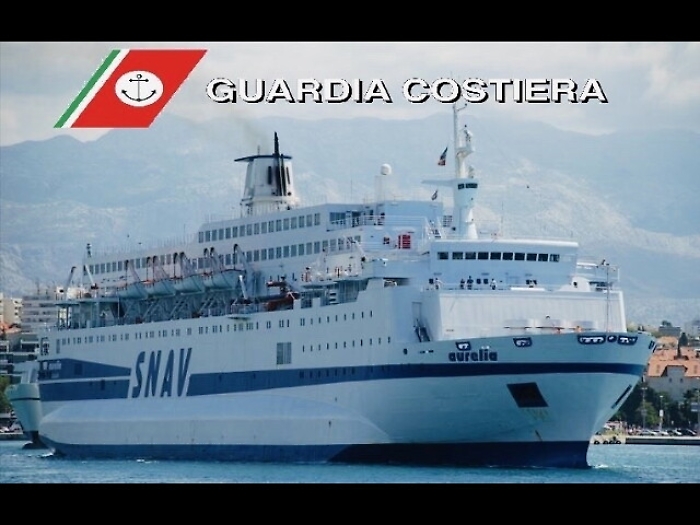 Traghetto per Albania fermato a Bari
