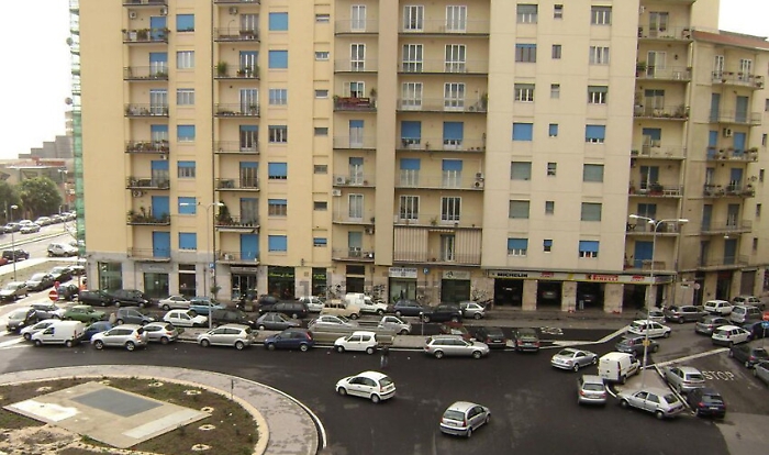 Catania, "maniaco" semina panico in pieno centro: arrestato dai Cc