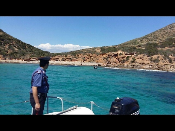 Migranti: sbarco 13 algerini in Sardegna
