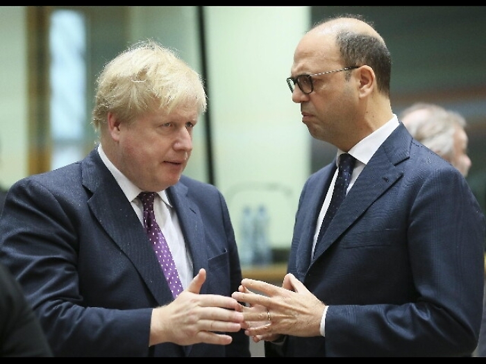 Gb a Alfano, Charlie non pu&ograve; venire Roma