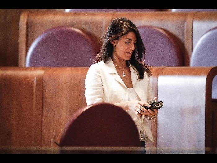 Renzi, simpatica foto Raggi su tetto