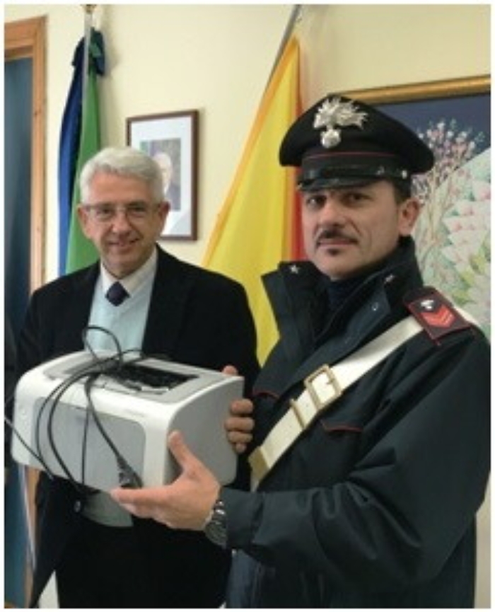 Santa Maria Licodia, fa razzia in una scuola: arrestato dai Cc