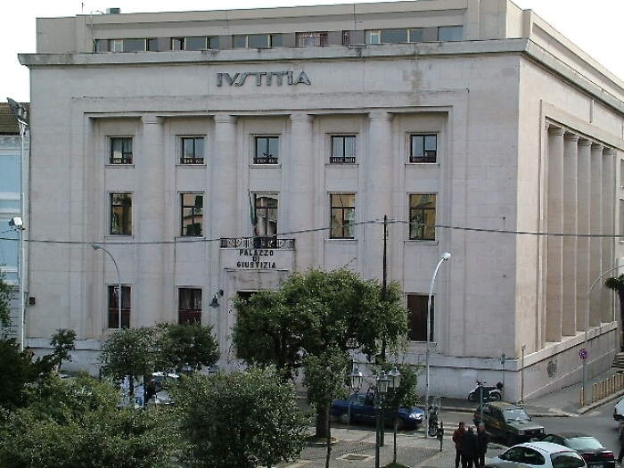 Impicc&ograve; un cane, condannato a sei mesi