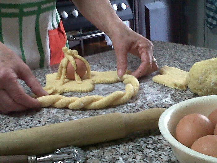 Aceddu cu l'ova e cuddure pasquali siciliane