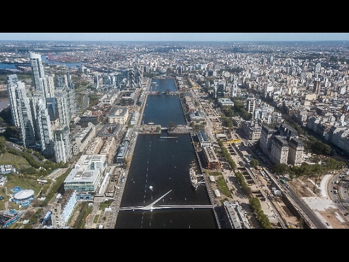 Enorme guasto, Argentina-Uruguay al buio