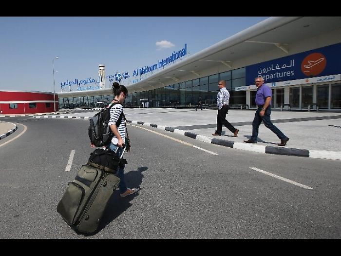 Nebbia negli Emirati, voli in ritardo