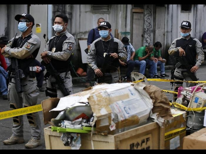 Filippine: bombe durante boxe, 32 feriti