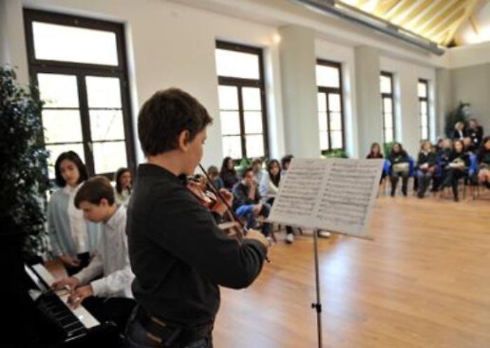 Ricerca: lezioni di musica stimolano cervello bimbi, utili contro autismo