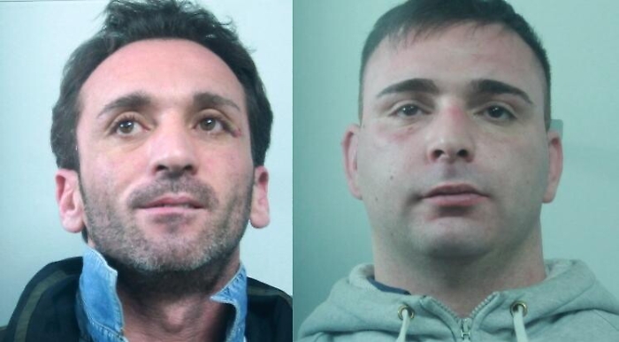 Catania, a bordo di scooter scippano donna ma cadono: arrestati