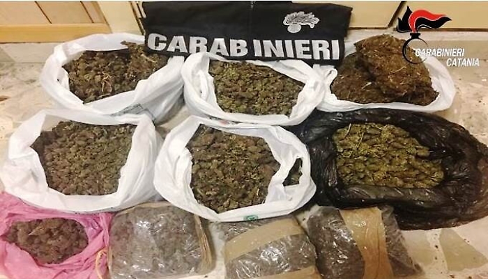 Catania, nel sottotetto nascondeva 8,5 chili di marijuana