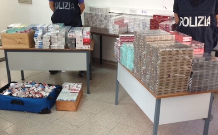 Palermo, cento chili di sigarette di contrabbando, arrestati due fratelli