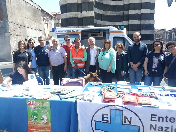Catania, microchip e adozioni in Piazza Palestro