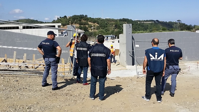 San Filippo del Mela, un'ispezionenel cantiere del cimitero comunale