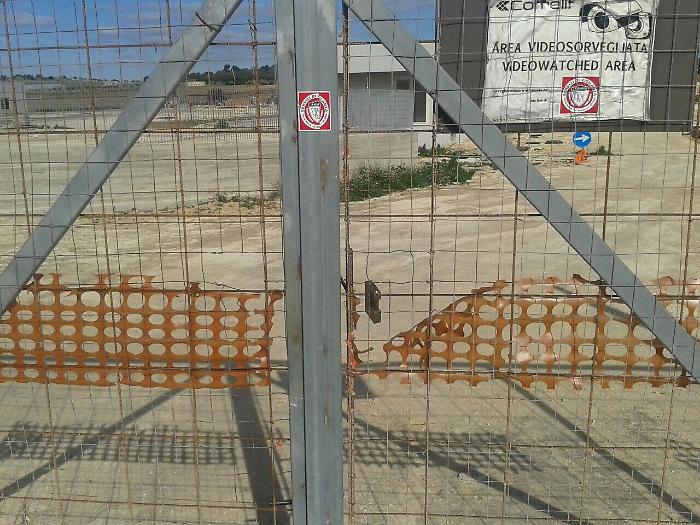 Vittoria, l'autoporto dei desideri cade in malore mai utilizzato...