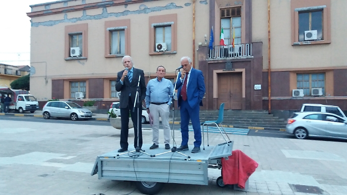 Mascali, l'ultima di Biagio Susinni: celebra "funerale" della cittadina