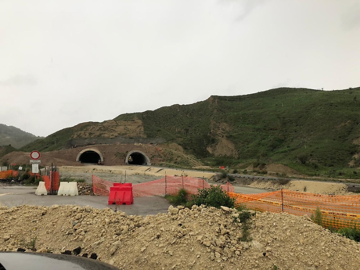 Cantieri fermi sulla Agrigento Caltanissetta, l'ira di Falcone