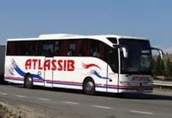 Gli vietano di fumare nel pullmane lui ferisce autista e bigliettaio