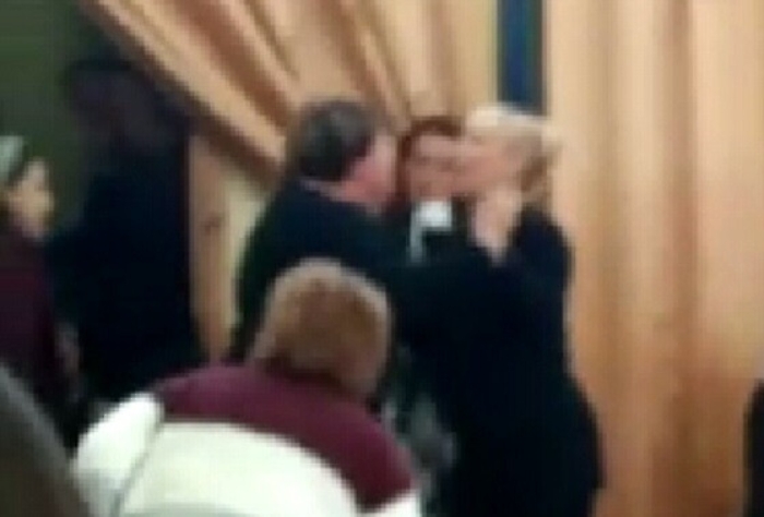 Dopo le botte alla recita si torna in scena