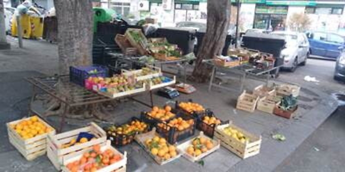 Catania, supermulte e sequestro merce per due venditori ambulanti