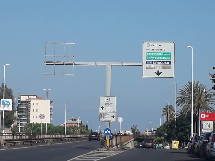 Catania: da anni manca la segnaletica per il lungomare al viale O. Da Pordenone