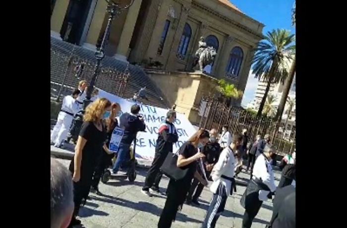 A Palermo mondo dello sport in piazza contro Dpcm