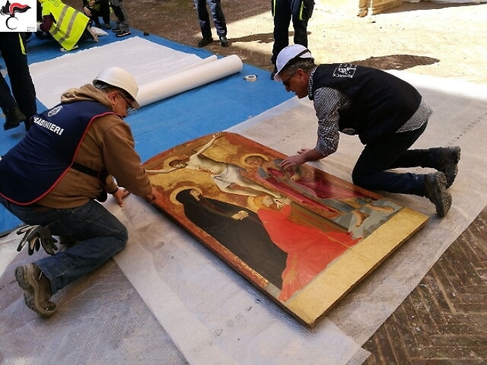 In salvo 2 dipinti Andrea De Magistris