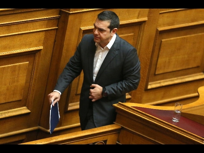 Grecia: fiducia per un soffio a Tsipras