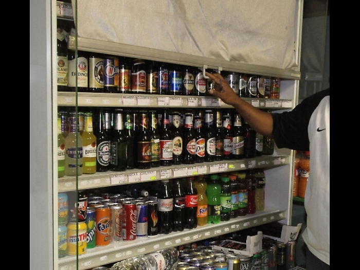 Firenze,minimarket centro chiusi alle 22