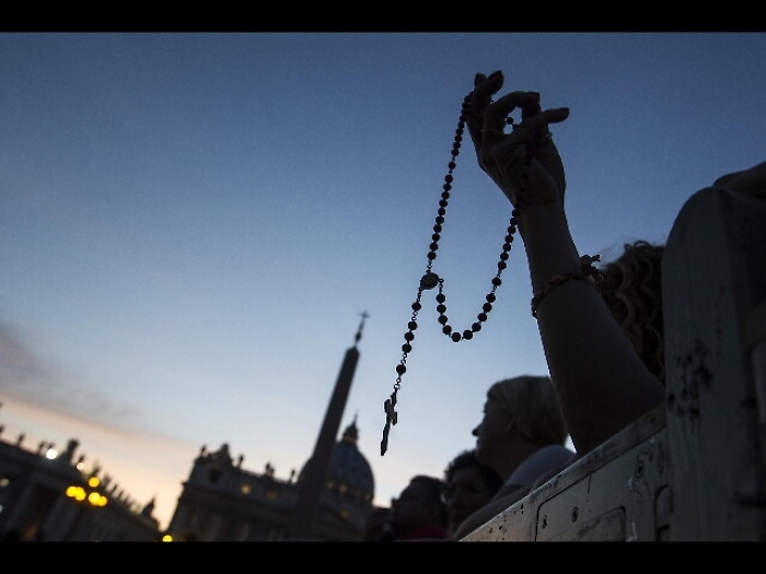 Papa chiede preghiere,superare divisioni