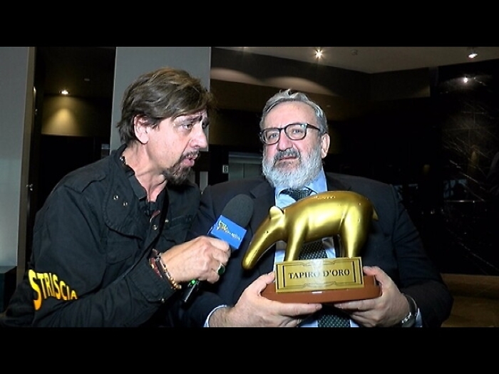 Tv: Striscia, tapiro d'oro a Emiliano