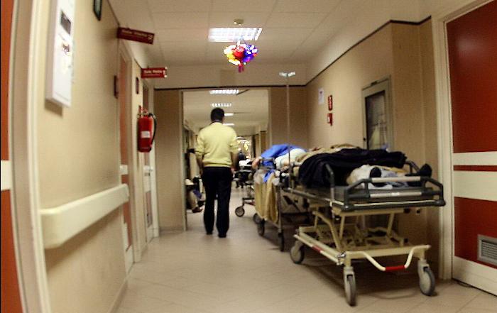 Rimandata a casa dopo forti emicranie: trovata morta