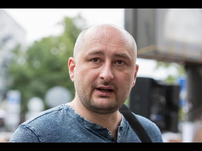 Ucciso giornalista critico del Cremlino