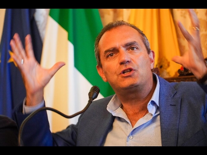 Universiadi: fischi per De Magistris