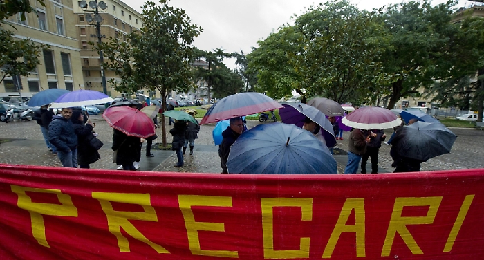Caos precari in Sicilia: i Comuni avviano la stabilizzazione, la Regione frena