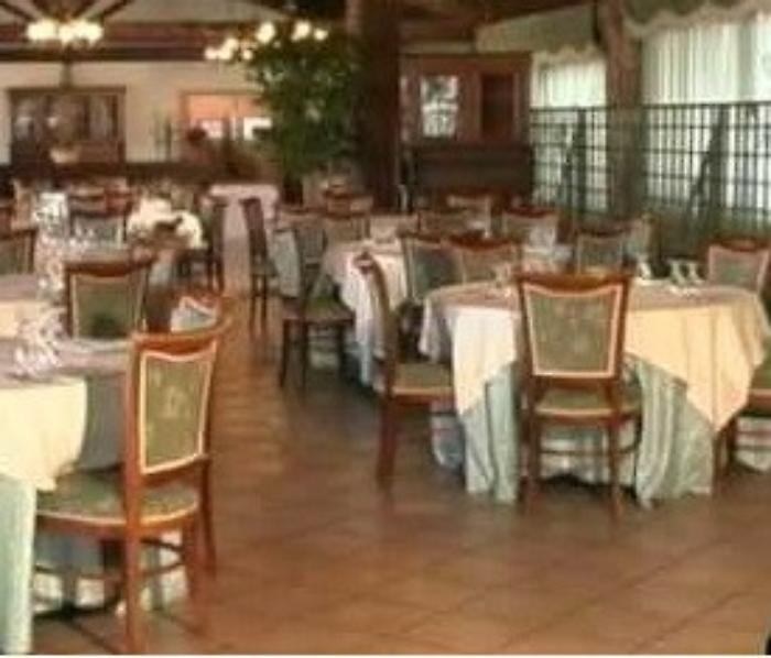 Aci Castello, anche il nipote dell'ex proprietario nella banda che stava razziando il ristorante fallito