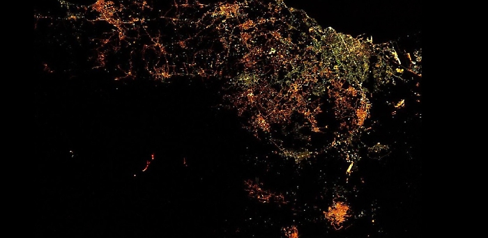 Eruzione Etna fotografata di notte dalla Stazione spaziale