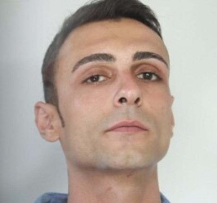 Cassiera insegue cliente che paga con 50 euro falsi e lo fa arrestare